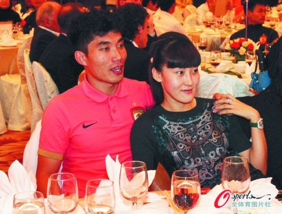 恒大足球队员郑智老婆背景,郑智在恒大的年薪