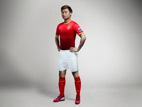 郜林老婆王晨家庭背景资料图,日本球迷评价恒