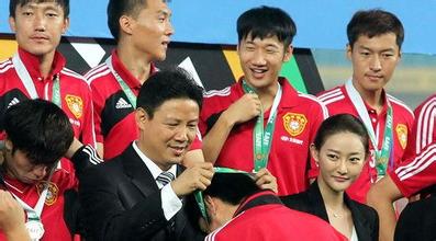 郑智孙祥_郑智收入