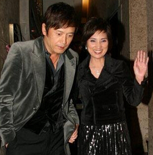 苗侨伟老婆戚美珍现在的照片,苗侨伟老婆是谁个人资料图片