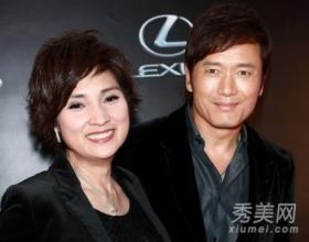 苗侨伟老婆戚美珍现在的照片,苗侨伟老婆是谁个人资料图片