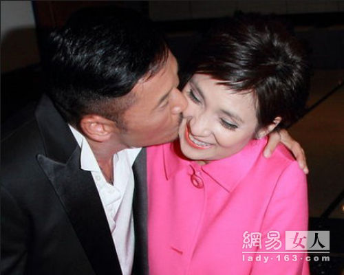 苗侨伟老婆戚美珍现在的照片,苗侨伟老婆是谁个人资料图片