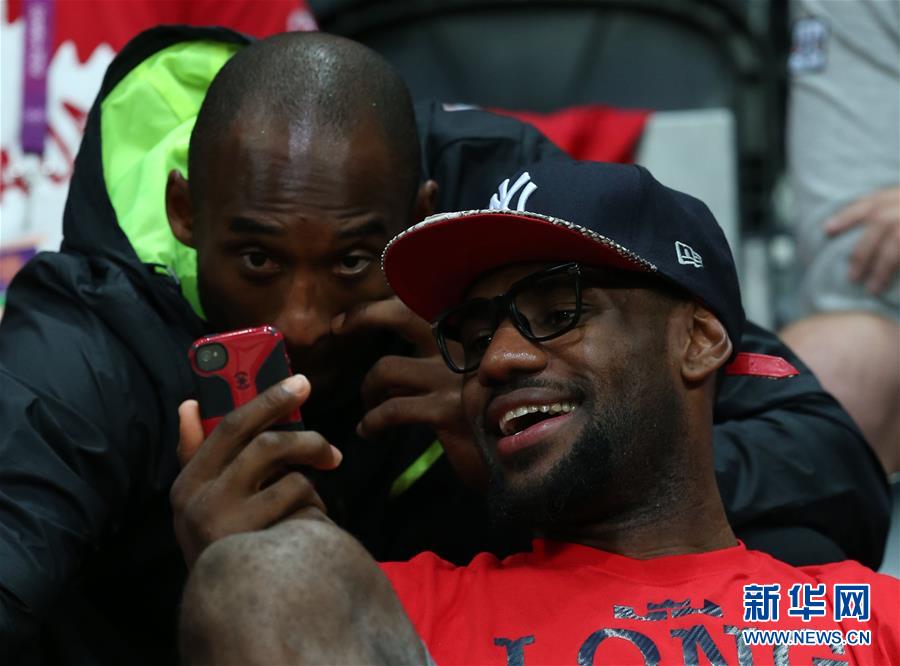 乔丹评价科比和詹姆斯视频,科比与詹姆斯谁更