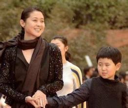 倪萍智障儿子近照图曝光,倪萍老公杨亚洲简历儿子是智障吗什么病