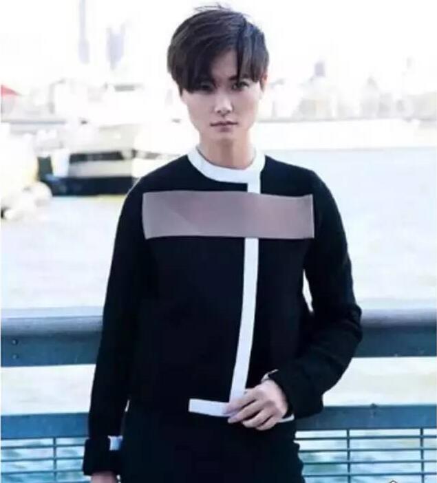 李宇春结婚和男友照片,李宇春为什么这么红,揭秘李宇春是t的证据