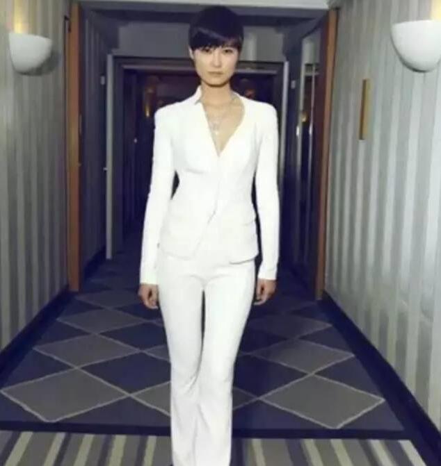 李宇春结婚和男友照片,李宇春为什么这么红,揭秘李宇春是t的证据