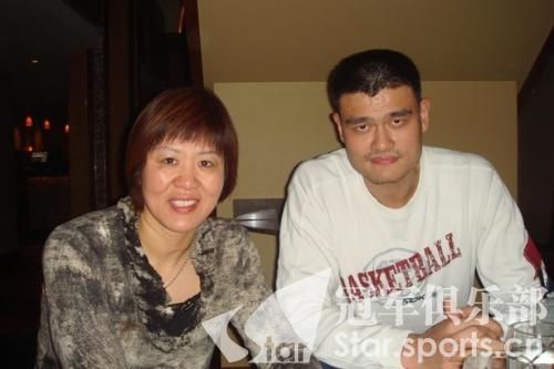 中国女排郎平现任丈夫照片,揭秘女排郎平个人