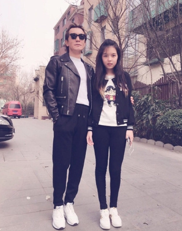 李咏与老婆哈文年轻照曝光,李咏哈文女儿多大了爆照被赞颜值高
