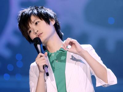 李宇春的老公是谁资料照片,李宇春被称男歌手整容前后照片图