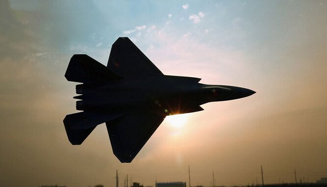 解放军歼21震撼曝光图,歼21相比歼31歼20性能