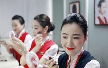 深航空姐刘苗苗_深航空姐收入
