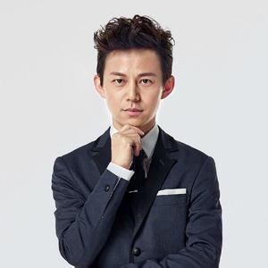 何炅18岁儿子的照片,何炅有哪些主要成就老婆是谁资料照片