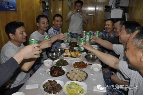 海军潜艇工资待遇,揭秘海军潜艇兵的生活及近
