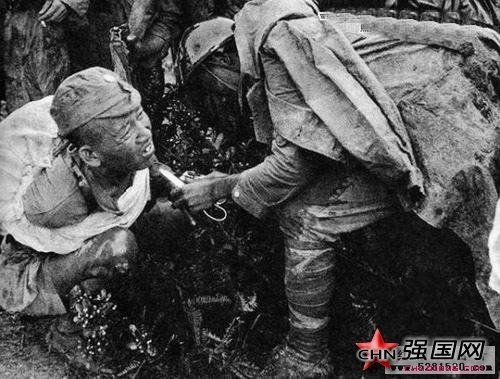 抗战时期日军杀人图片,日军残忍酷刑喝人血吃