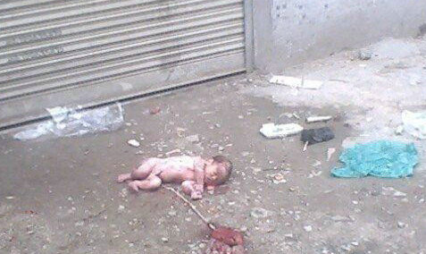 男子当街摔死女童,男子因停车问题暴打妇女摔