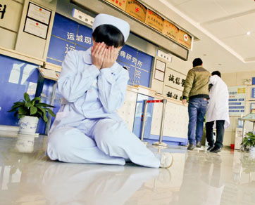 南京 女护士 被打最新消息进展,打人女官员被刑