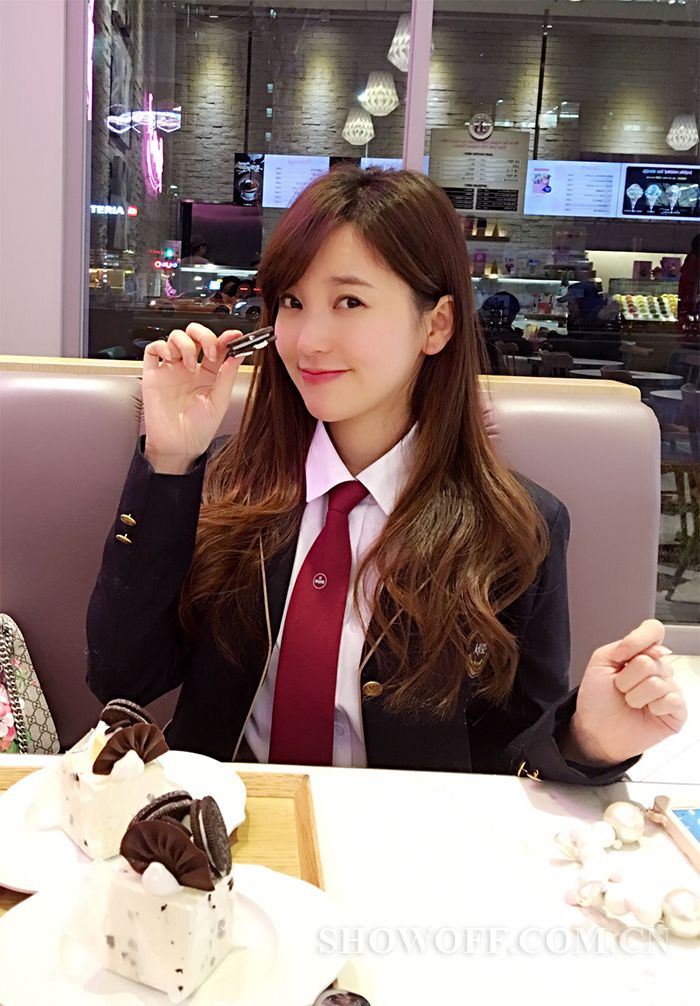 金莎个人资料家庭背景视频图片,回顾金莎成名史真相揭秘