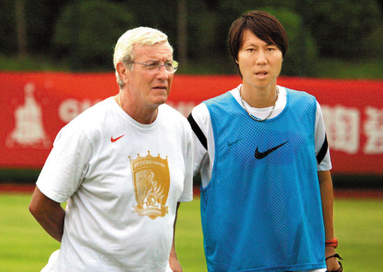 国足李铁肌肉_李铁在恒大收入(2)