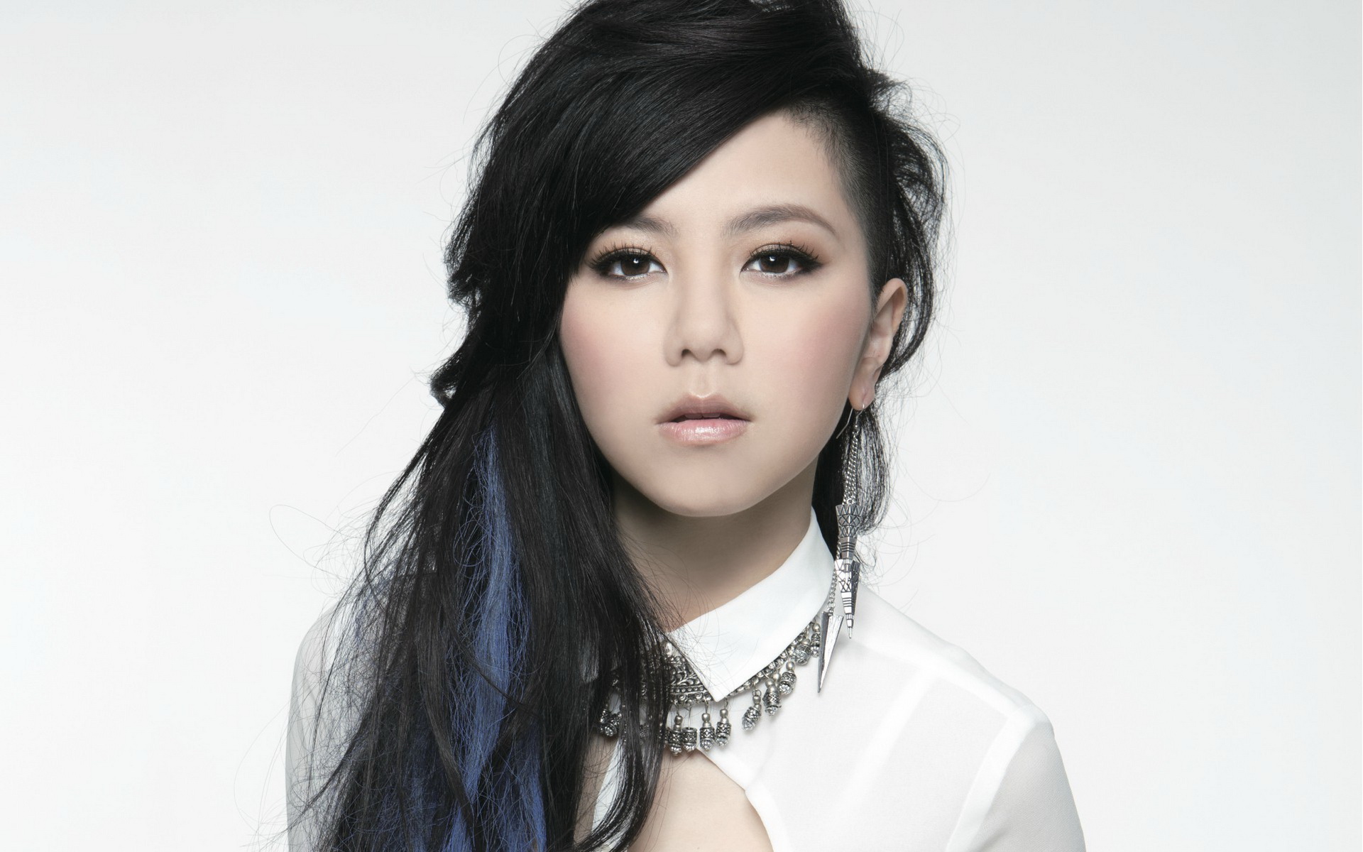 邓紫棋整容了吗真相内幕,邓紫棋整容前后对比丑照图