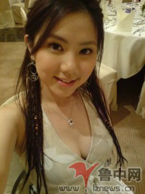 邓紫棋整容了吗真相内幕,邓紫棋整容前后对比丑照图(2)