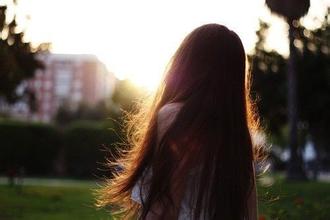 女子喝醉被路人捡便宜,女子被碾亡路人偷遗物