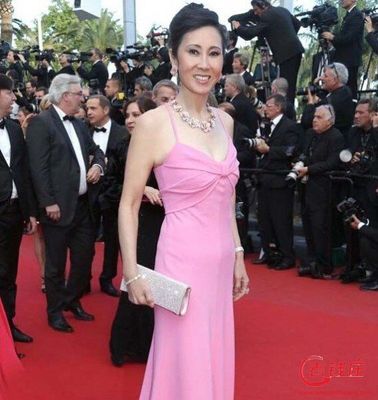 王思聪母亲照片曝光,首富之子王思聪母亲林宁家庭背景个人资料
