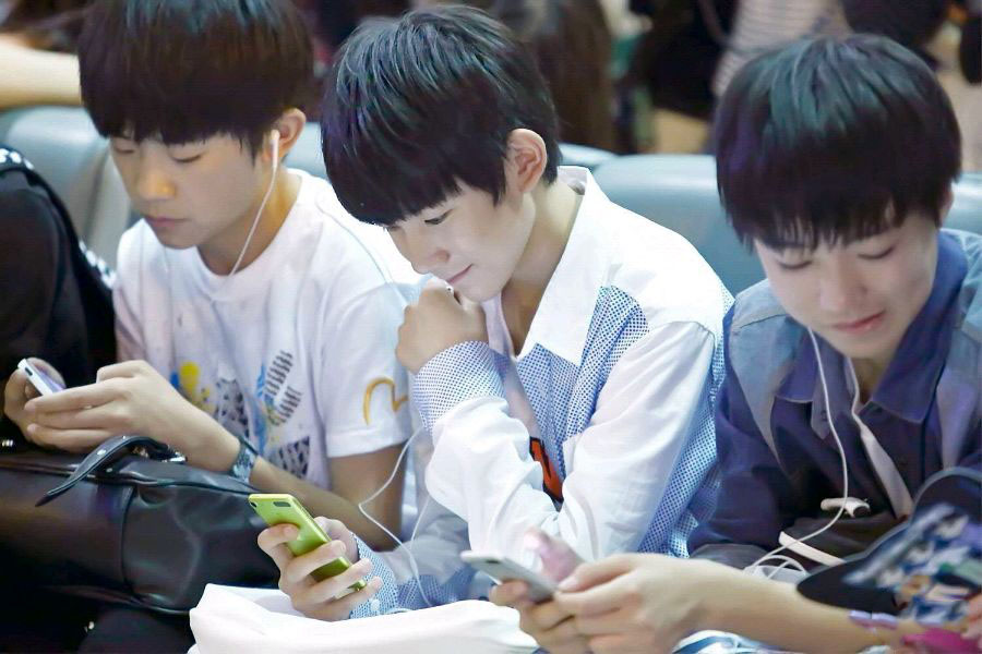 TFBOYS家族易烊千玺照片,揭易烊千玺为什么退出TFBOYS内幕原因