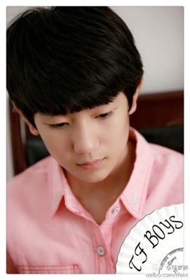 TFBOYS家族易烊千玺照片,揭易烊千玺为什么退出TFBOYS内幕原因