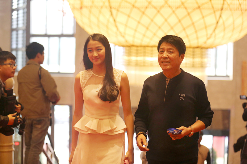 关晓彤现在性感图片,国民女儿关晓彤个人资料家庭背景大揭秘