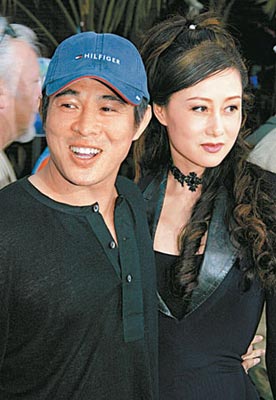 李连杰女儿惊艳亮相,揭秘李连杰与老婆利智连爱情史