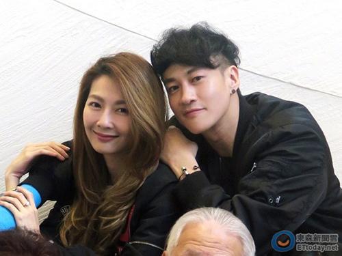 何润东妻子老婆照片,揭秘何润东妻子Peggy个人资料及家庭背景