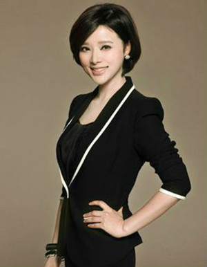 央视女主播胡蝶陆川照片,揭秘央视胡蝶为何嫁陆川及个人简历资料