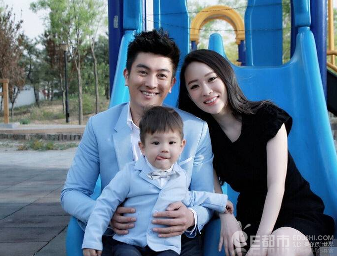 杜江儿子为什么叫嗯哼,揭秘霍思燕老公杜江家庭背景及个人资料