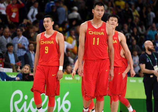 曝湖人有意易建联最新消息,揭秘易建联签约湖人重回NBA年薪多少(2)