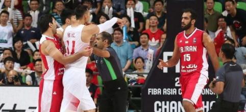 中国男篮阿联怒推哈达迪原因真相内幕,易建联打架视频图片