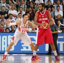 中国男篮阿联怒推哈达迪原因真相内幕,易建联打架视频图片(2)