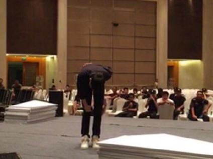 胡夏商演被逼重唱飙泪,揭秘胡夏被逼原因及胡夏的女友是谁