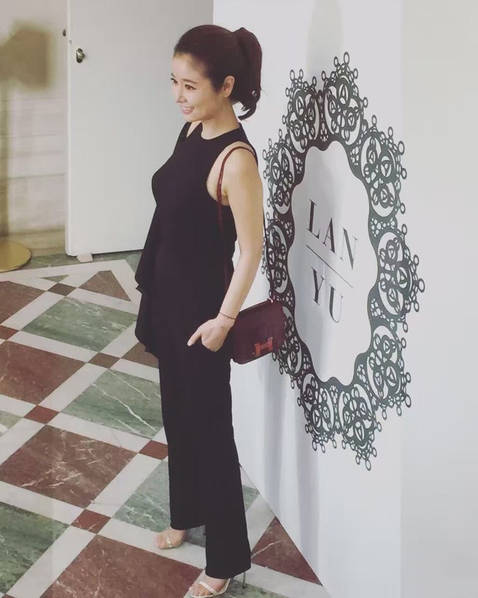林心如怀孕大肚照曝光,揭秘林心如身价及家庭背景资料