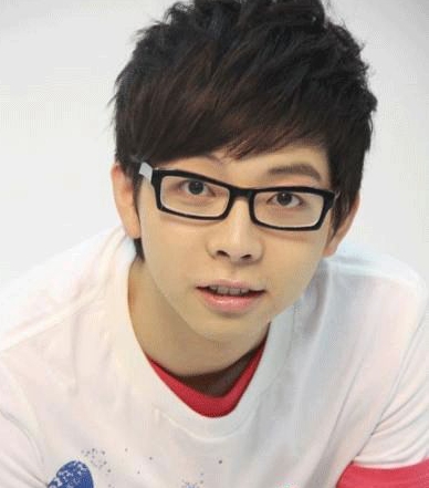 胡夏整容前后的照片,揭秘胡夏商演被逼重唱的内幕原因