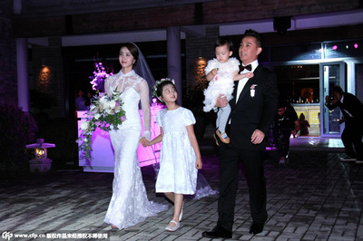 黄磊两个女儿照片图,黄磊老婆孙莉家庭背景资