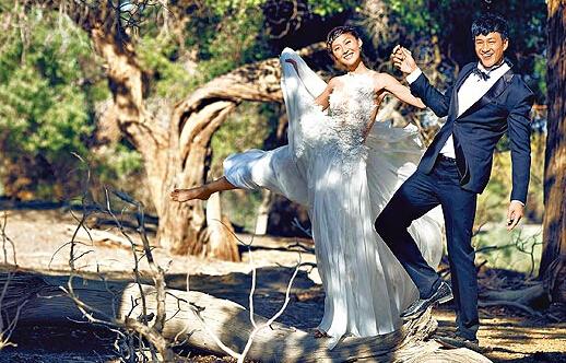 何润东100万婚纱照曝光,揭秘何润东妻子Peggy个人资料及家庭背景