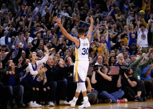库里或成近十年最恐怖mvp,库里单场12记三分绝杀雷霆视频