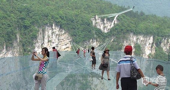 张家界大峡谷玻璃桥被紧急叫停原因张家界玻璃桥开放时间旅游攻略