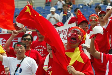 中国男足0-0战平伊朗队比赛视频图,世预赛中国