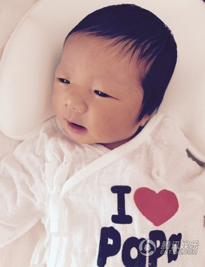 张亮二胎女儿照片曝光,李湘自曝女儿迷张亮原因及女儿王诗龄视频