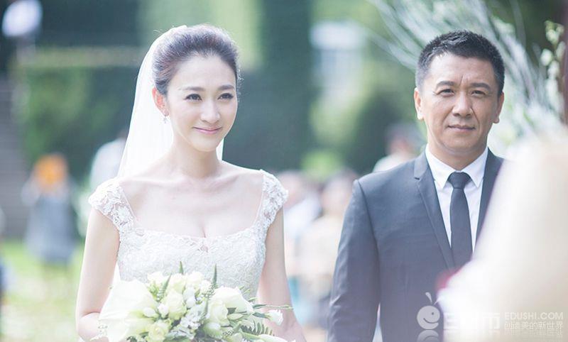 徐佳宁比李小冉大多少岁,揭李小冉老公徐佳宁个人资料及家庭背景