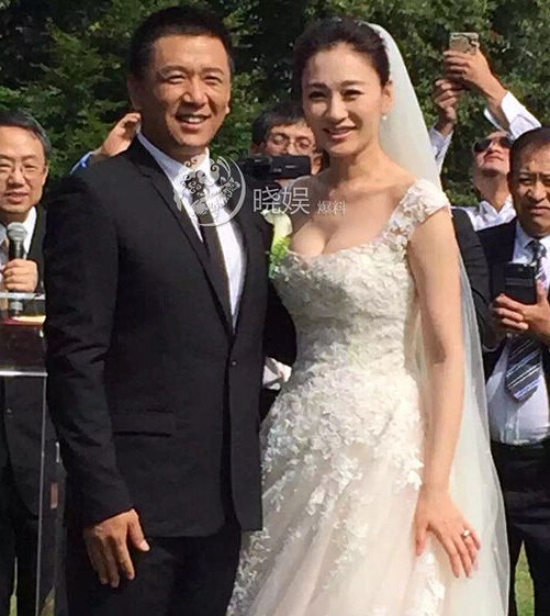 徐佳宁比李小冉大多少岁,揭李小冉老公徐