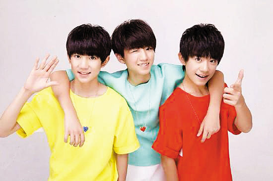 tfboys王俊凯机场哭了现场照片曝光,揭秘王俊凯惊人家庭背景资料