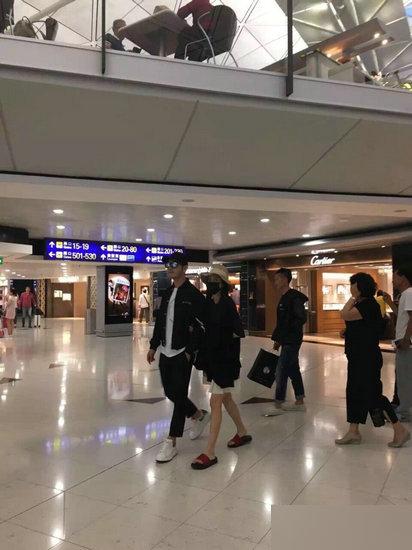 Angelababy怀孕疑退出跑男,揭杨颖怀孕的大肚子照片及最新近况