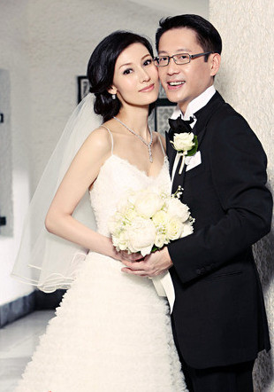 许晋亨为什么娶李嘉欣,揭秘许晋亨真实身价与前妻何超琼恩怨